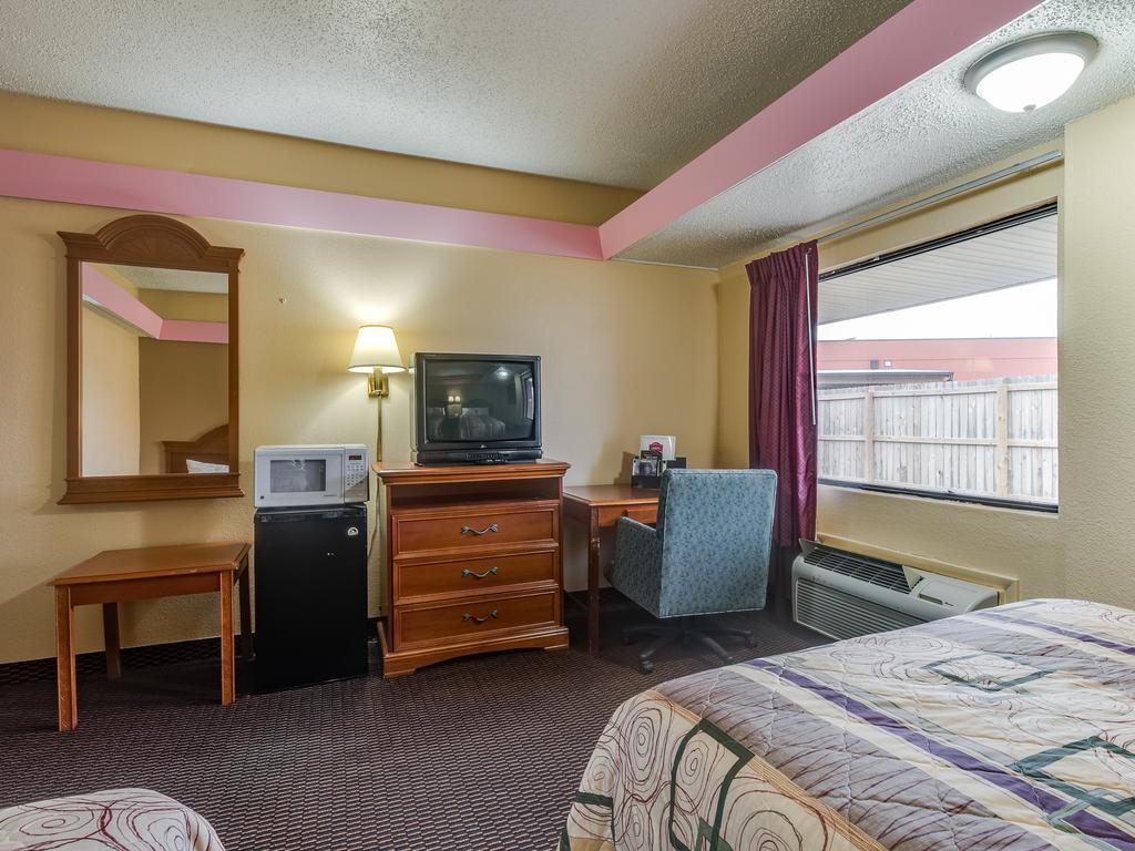 Travelers Inn Midwest City Extérieur photo
