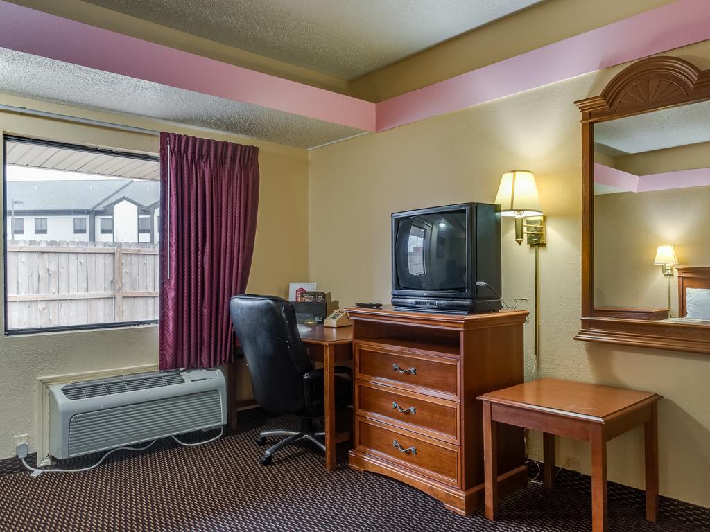 Travelers Inn Midwest City Extérieur photo