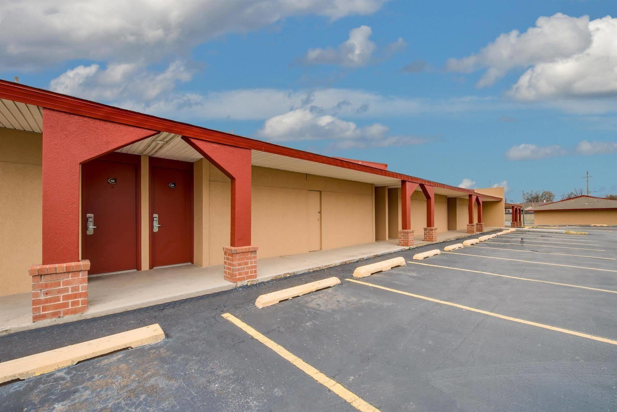 Travelers Inn Midwest City Extérieur photo