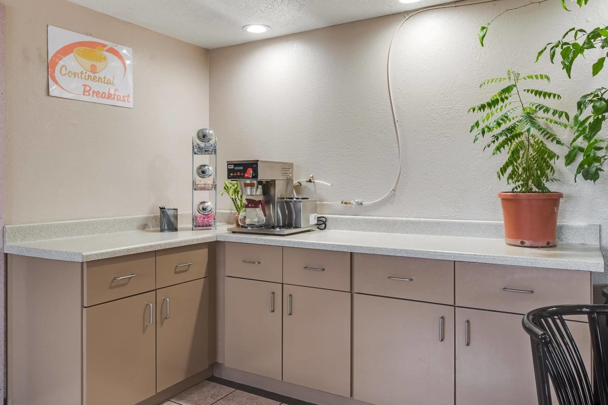 Travelers Inn Midwest City Extérieur photo