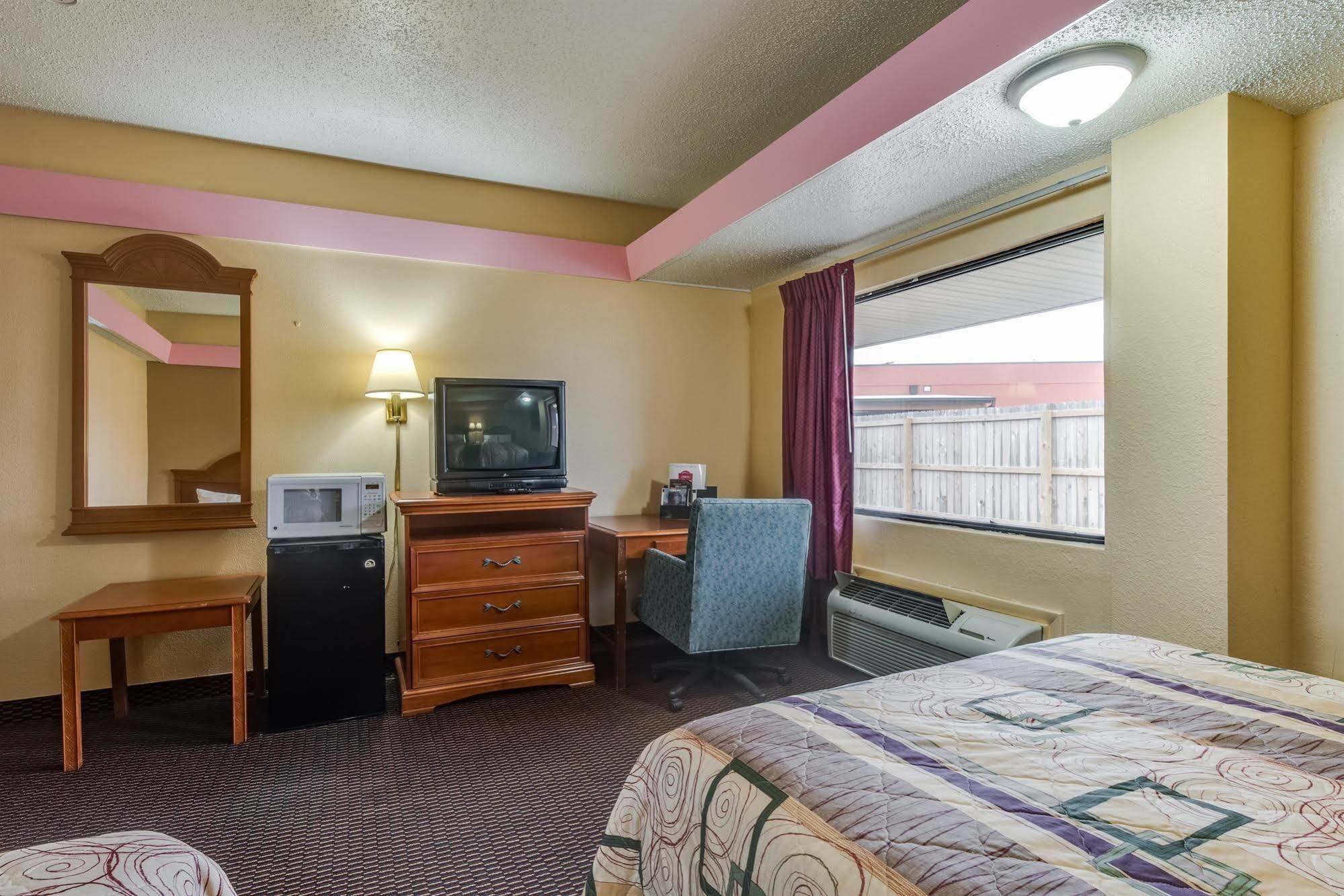 Travelers Inn Midwest City Extérieur photo